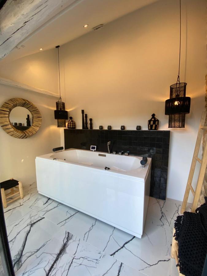 La Planque - Chambres Avec Jacuzzi Fleury-en-Biere Exterior photo